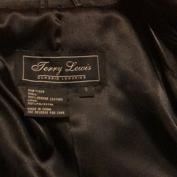 Leather jacket - Picture 3 of 5